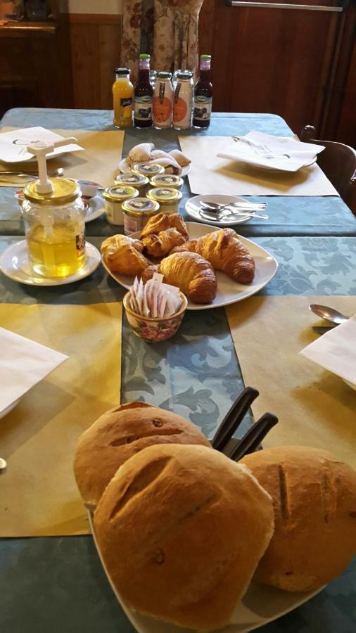 Albergo Ristorante Centro Vico Canavese Εξωτερικό φωτογραφία