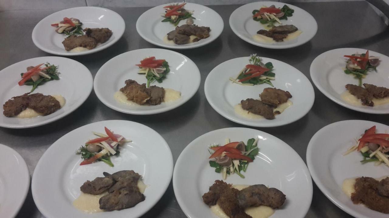 Albergo Ristorante Centro Vico Canavese Εξωτερικό φωτογραφία
